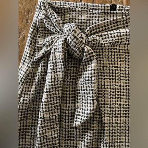 Plaid Skirt - Picture 3 of 4